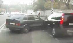 Выезд на дорогу и поворот налево