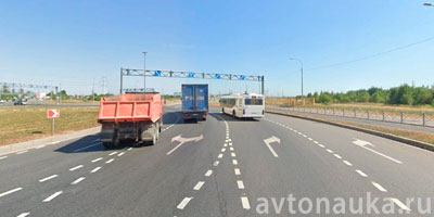 Выезд с кругового движения Выезд с трех полос