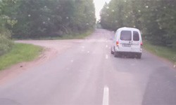 Поворот налево обгоняют