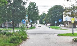 Из жилой зоны