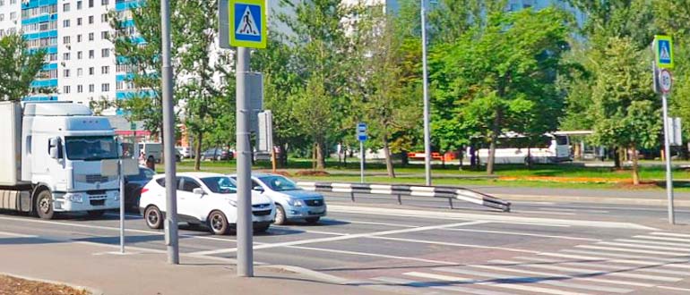 На перекрестке